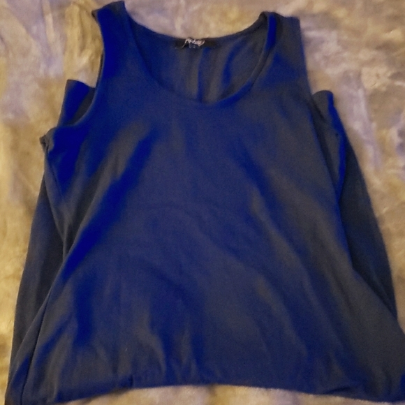 Womens dress - Picture 2 of 6